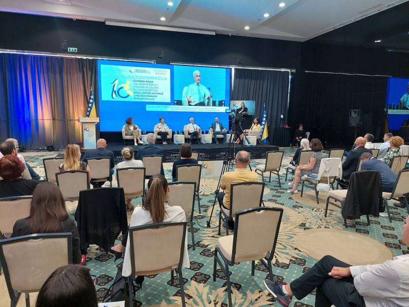 Izvršni direktor Udruženja učestvovao na konferenciji povodom 10 godina rada Fonda za profesionalnu rehabilitaciju i zapošljavanje OSI FBiH 9