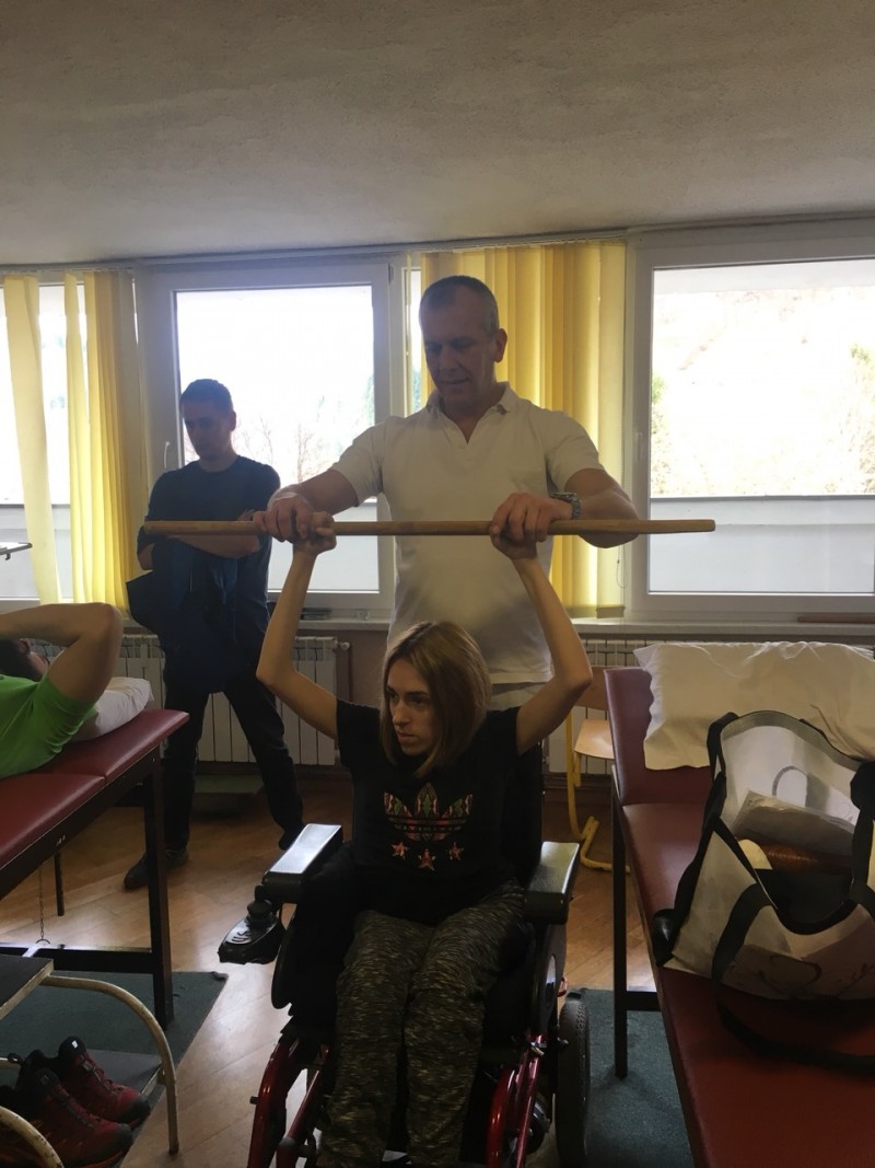 Okončan projekat Medicinska rehabilitacija djece i mladih sa distrofijom 7